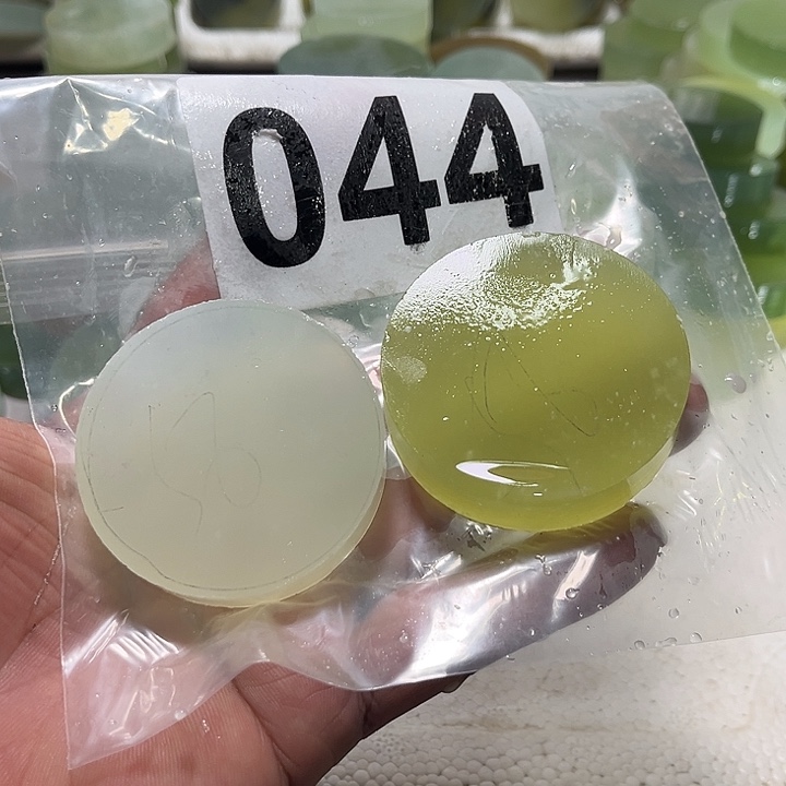 惜****蛇纹石玉未镶嵌珠宝半成品