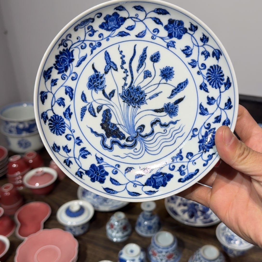 G***.   景德镇陶瓷。        