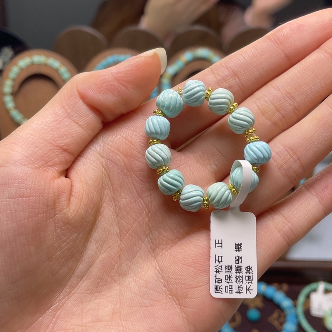 绿松石未镶嵌珠宝奇石