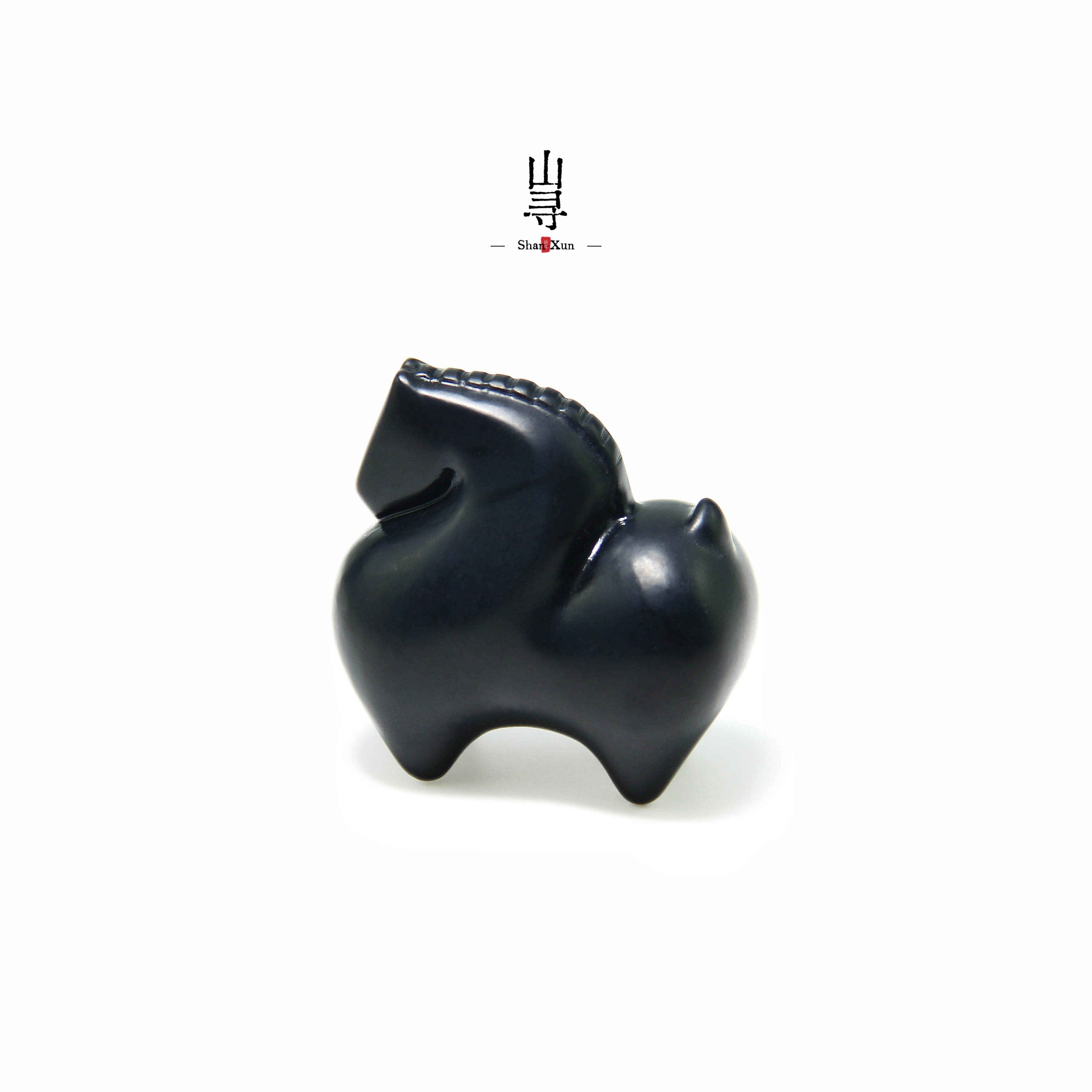 天然新疆和田玉墨玉唐马（马到成功）摆件小手把件小众原创设计茶宠