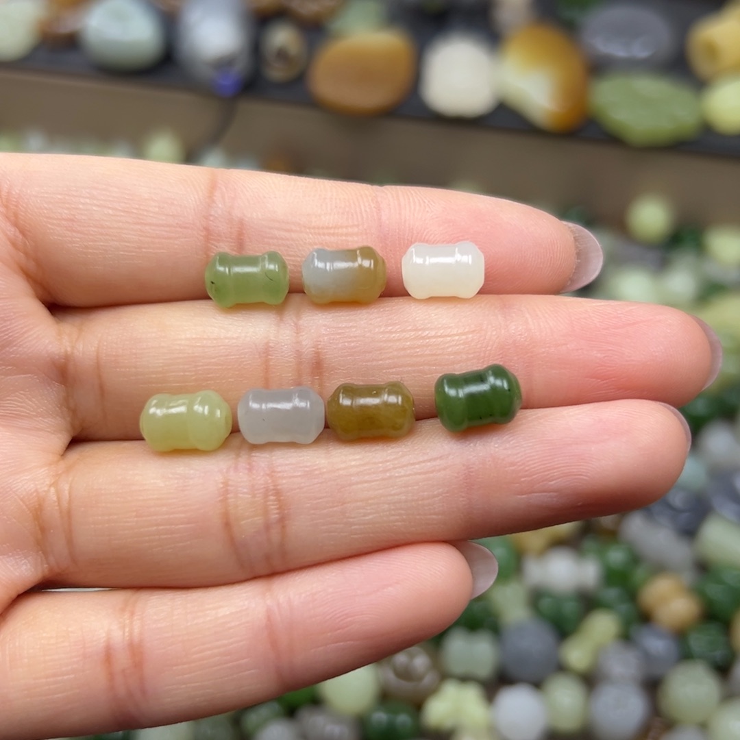 和田玉未镶嵌颈饰19.9一个多样性发其一