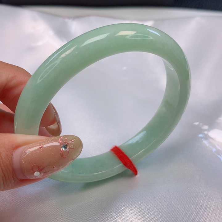 翡翠手镯（贵妃镯）未镶嵌