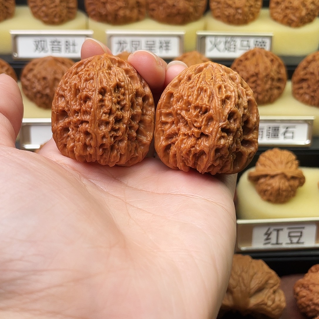 文玩核桃吊坠南疆38尺740