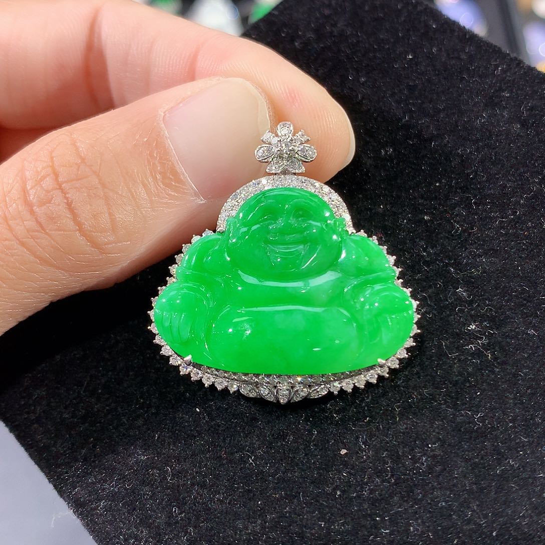 翡翠18K金镶嵌颈饰