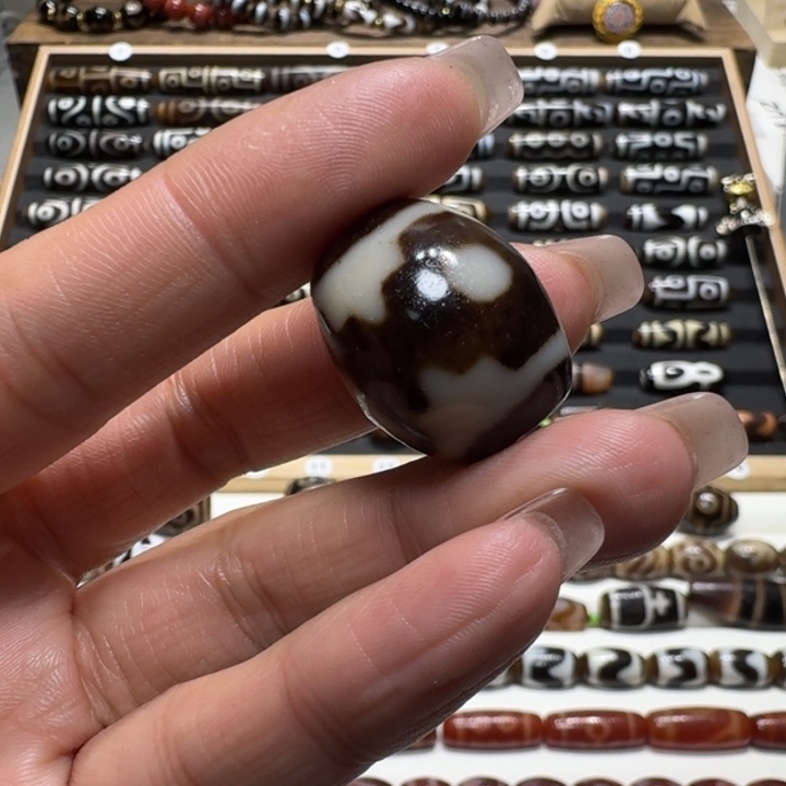 西***阿玛瑙/玉髓未镶嵌颈饰