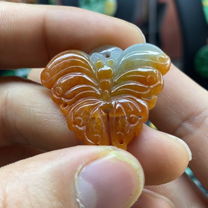 翡翠颈饰未镶嵌吊坠