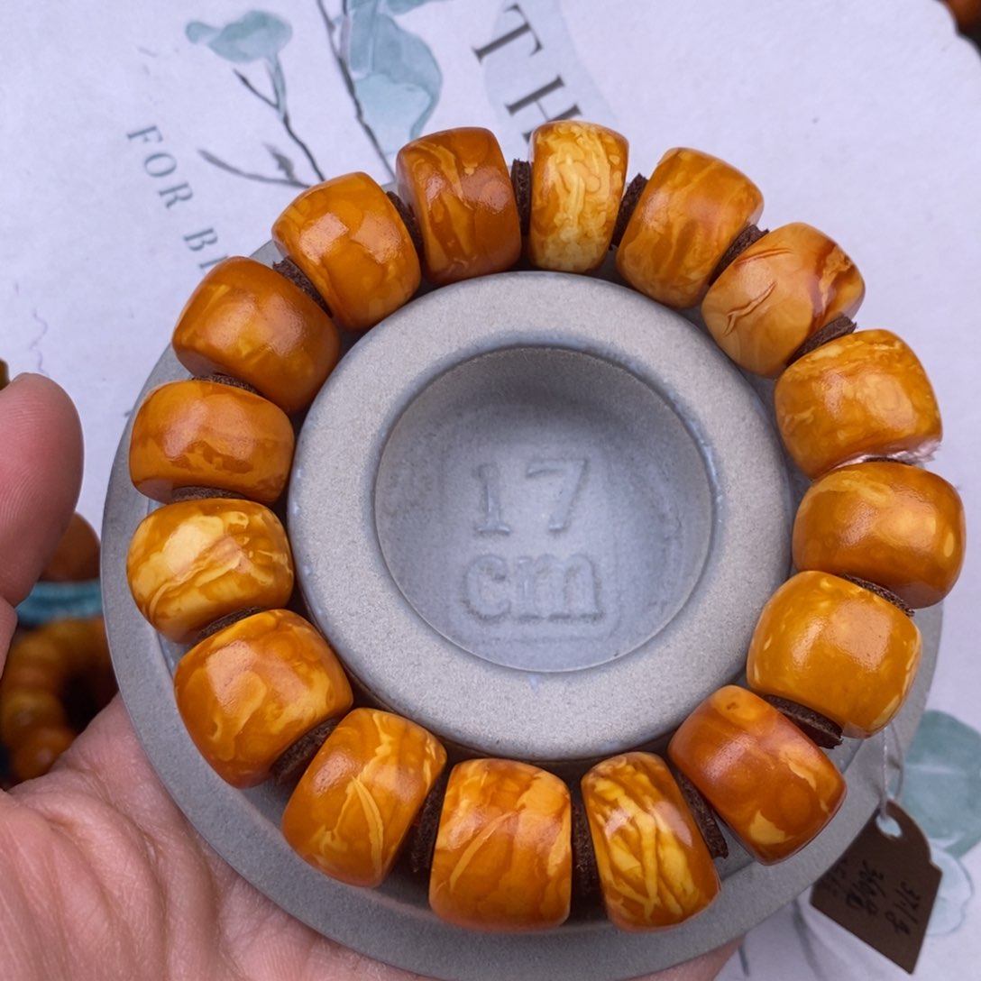 蜜蜡裸石未镶嵌蜜蜡