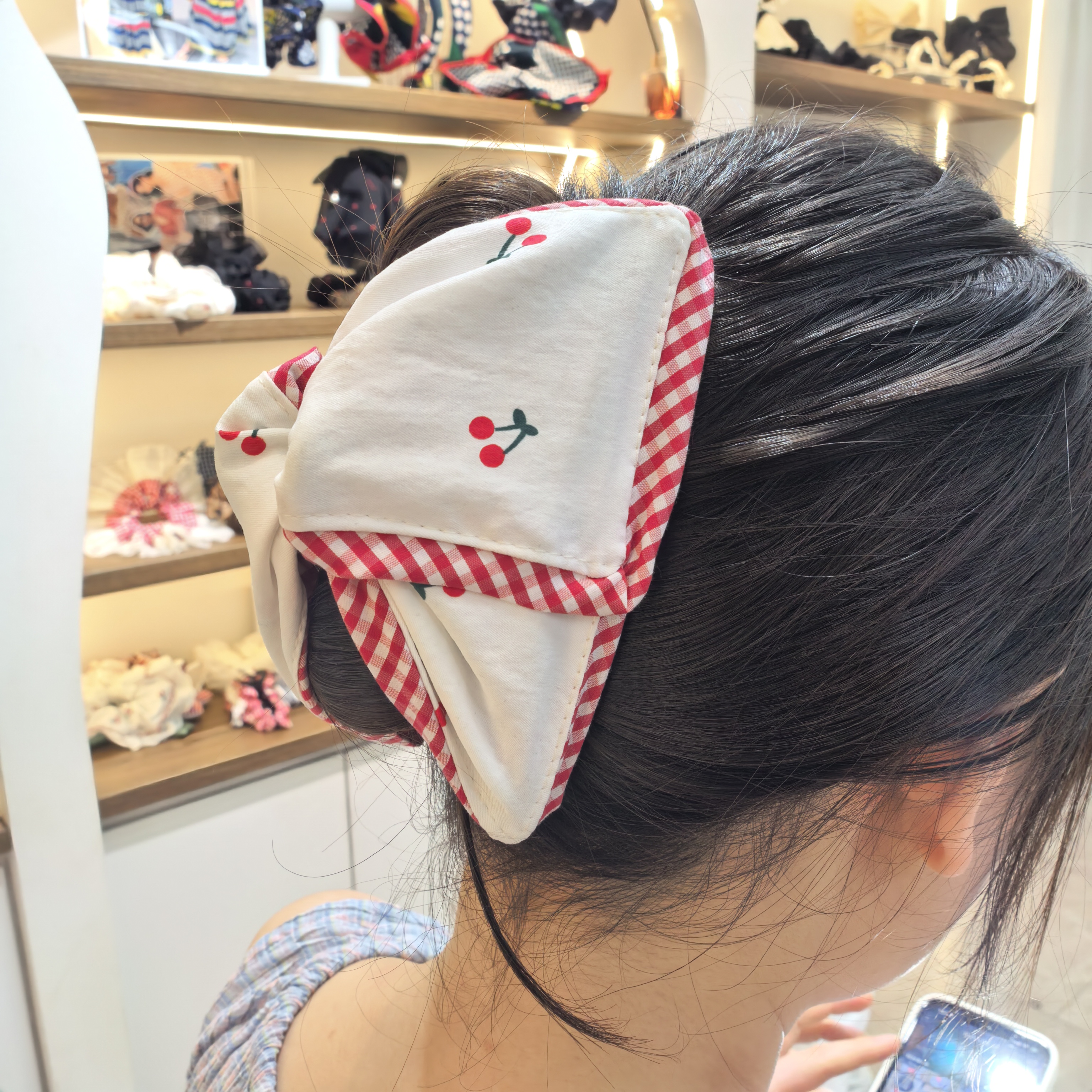 A355红色樱桃贝壳抓夹