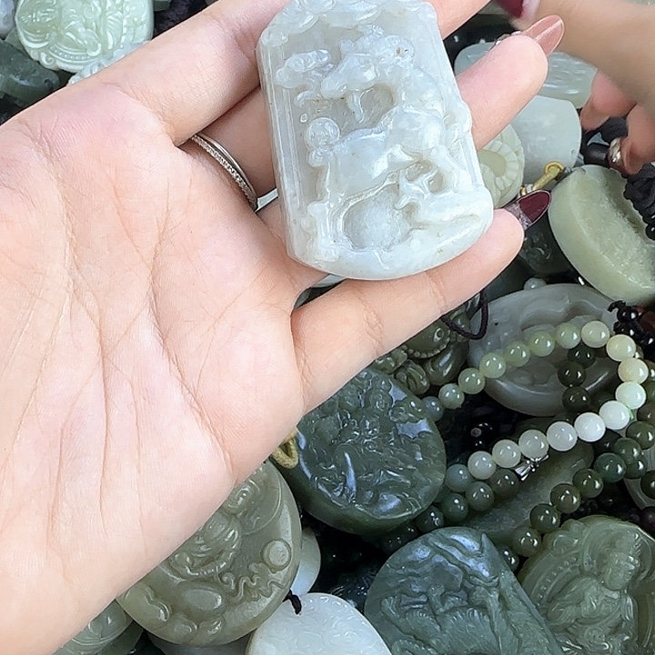 颈饰未镶嵌和田玉