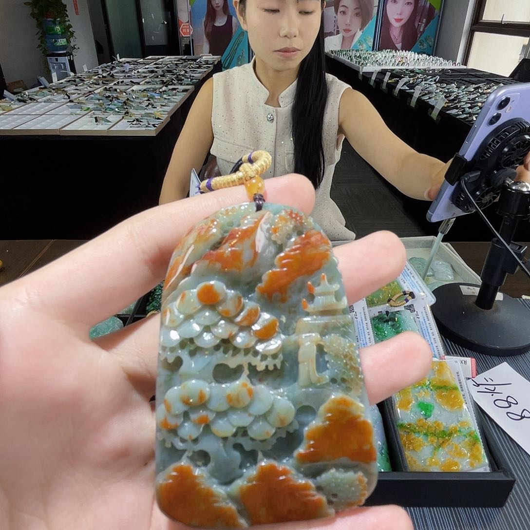 颈饰未镶嵌翡翠一