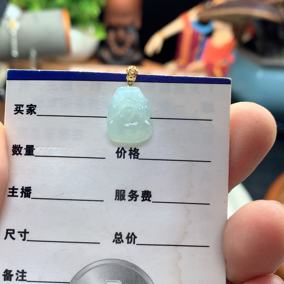 颈饰18K金镶嵌翡翠
