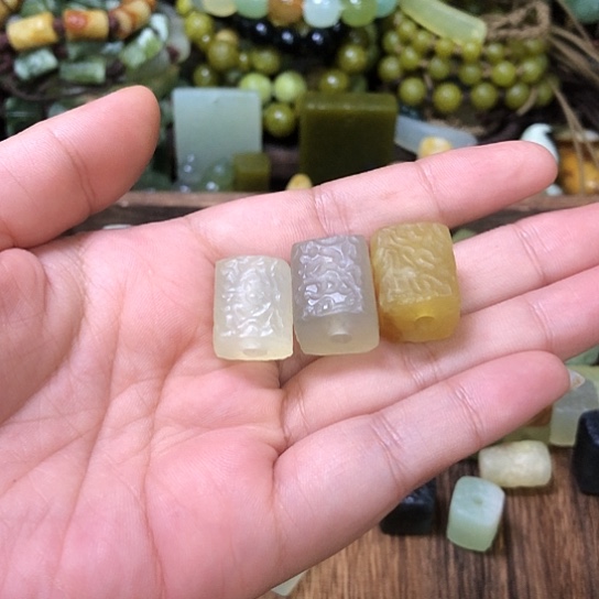 未镶嵌岫玉吊坠罗**克