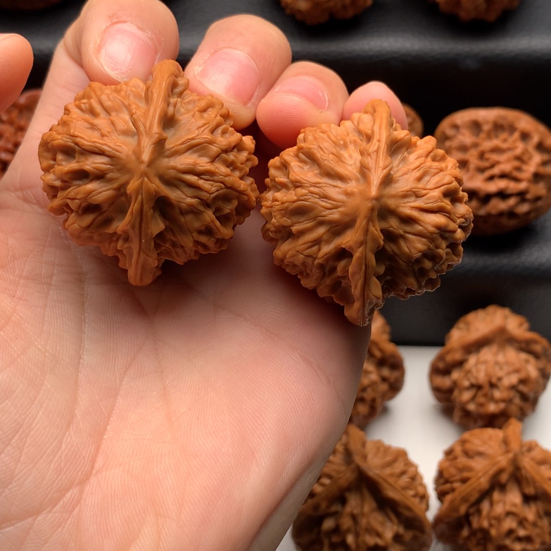 文玩核桃把件赤****哥秦岭