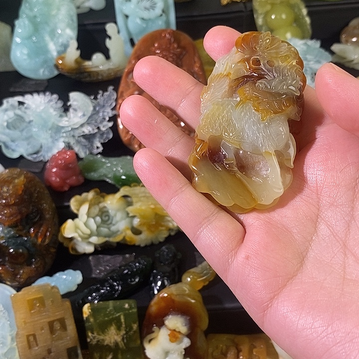 M***k蛇纹石玉合金颈饰