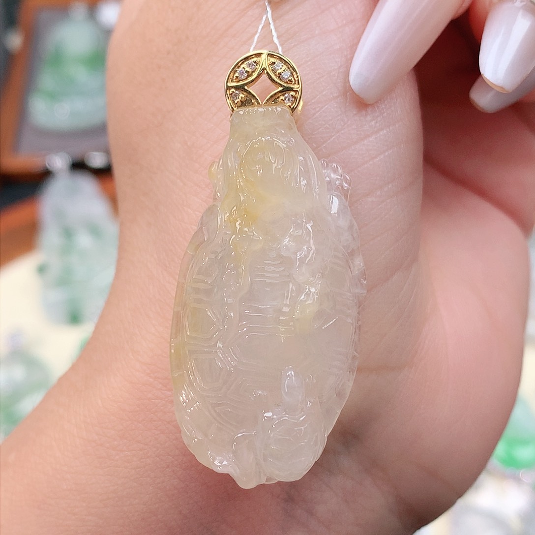 颈饰18K金镶嵌翡翠龙龟