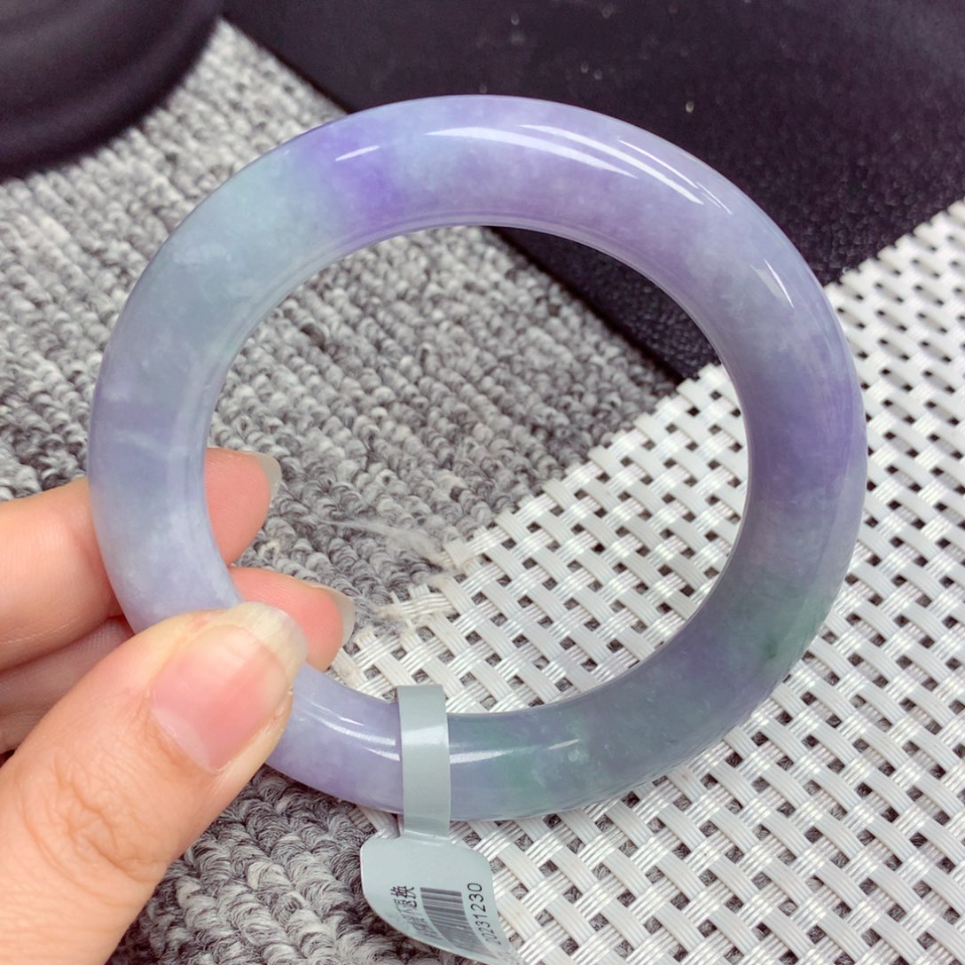 翡翠手镯未镶嵌缅甸