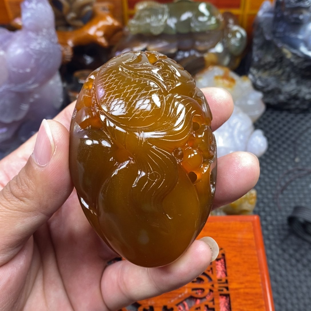 玛瑙/玉髓手把件未镶嵌重****?