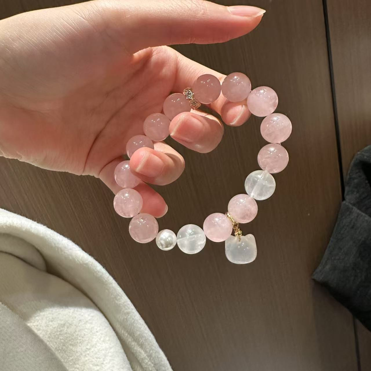 S818 11mm西柚粉➕白幽➕猫咪重工手串 颜色微差 多样性发一