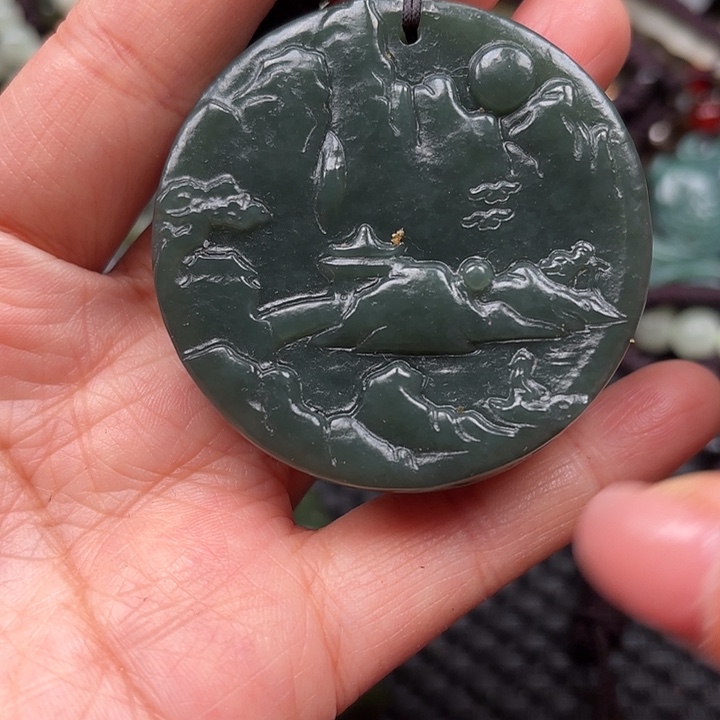 和田玉颈饰未镶嵌