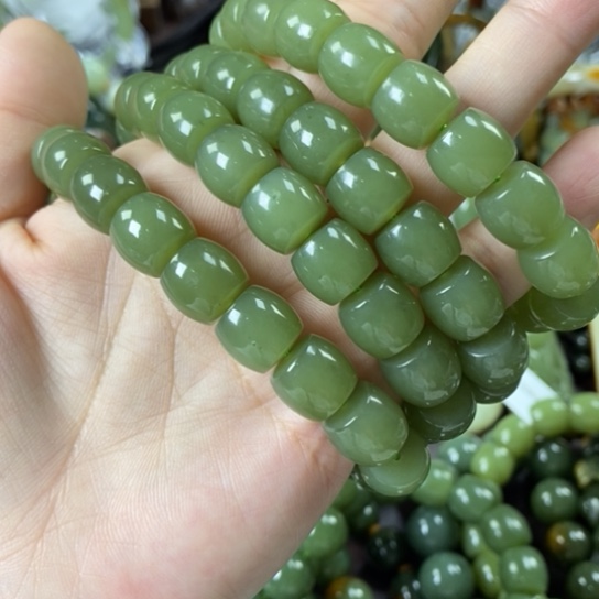 透闪石质玉手串未镶嵌拉*哥