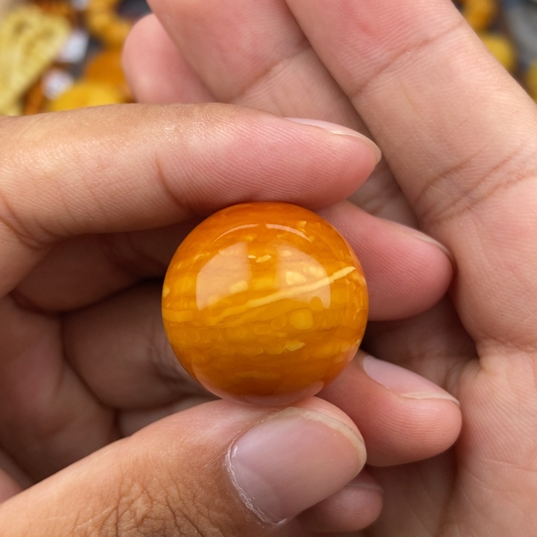 未镶嵌琥珀珠宝奇石