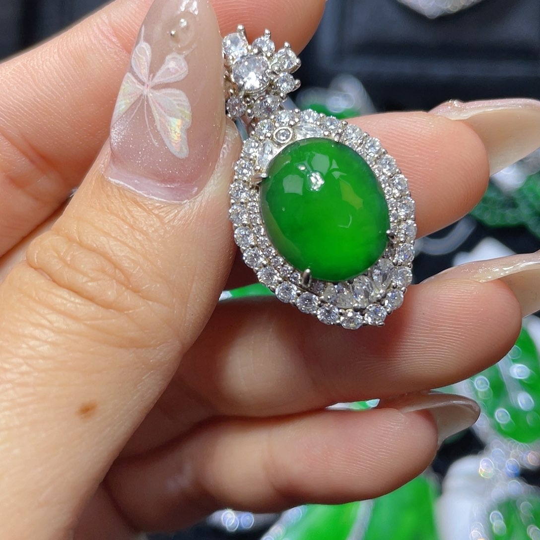 翡翠颈饰银S925镶嵌翡翠