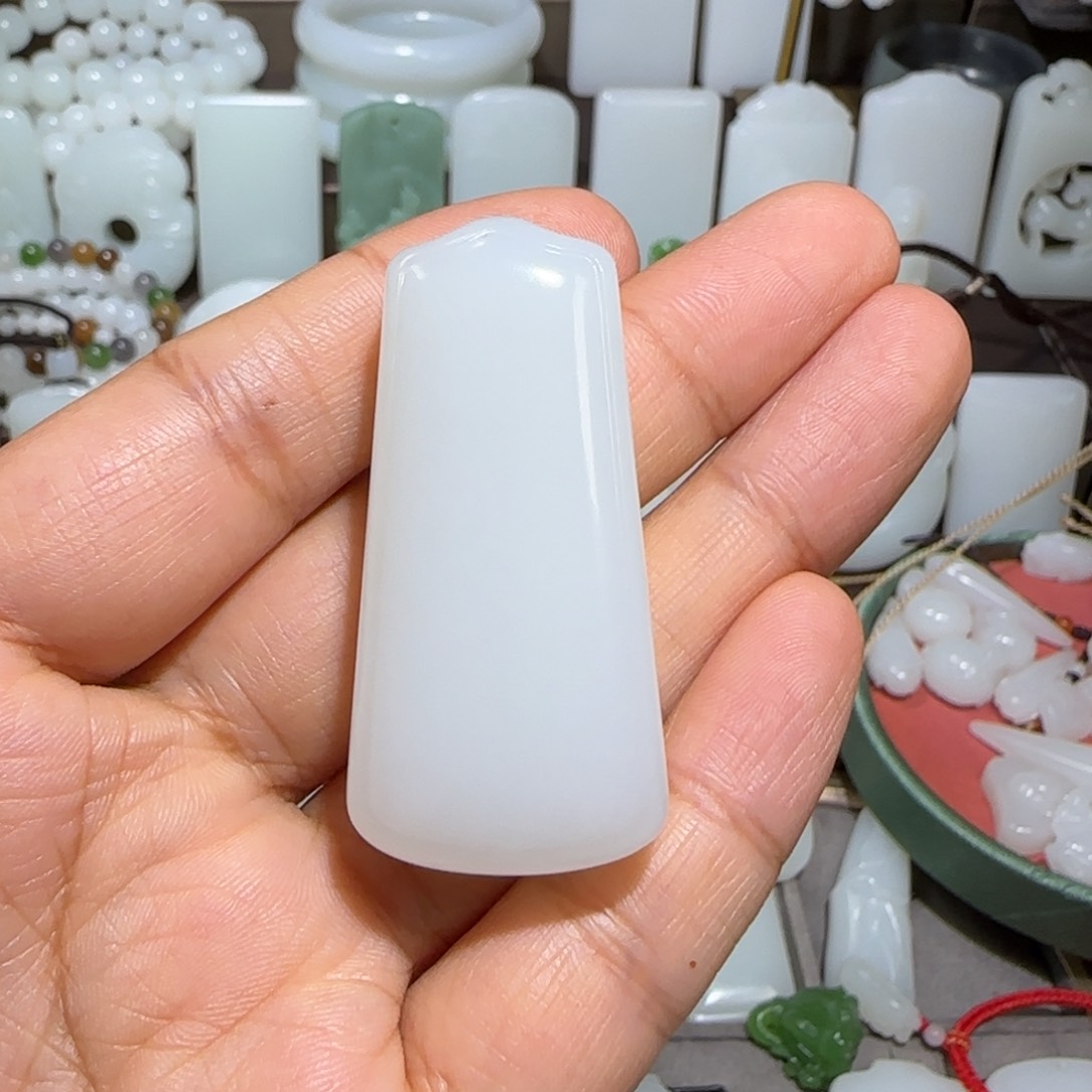 和田玉颈饰未镶嵌梦***求