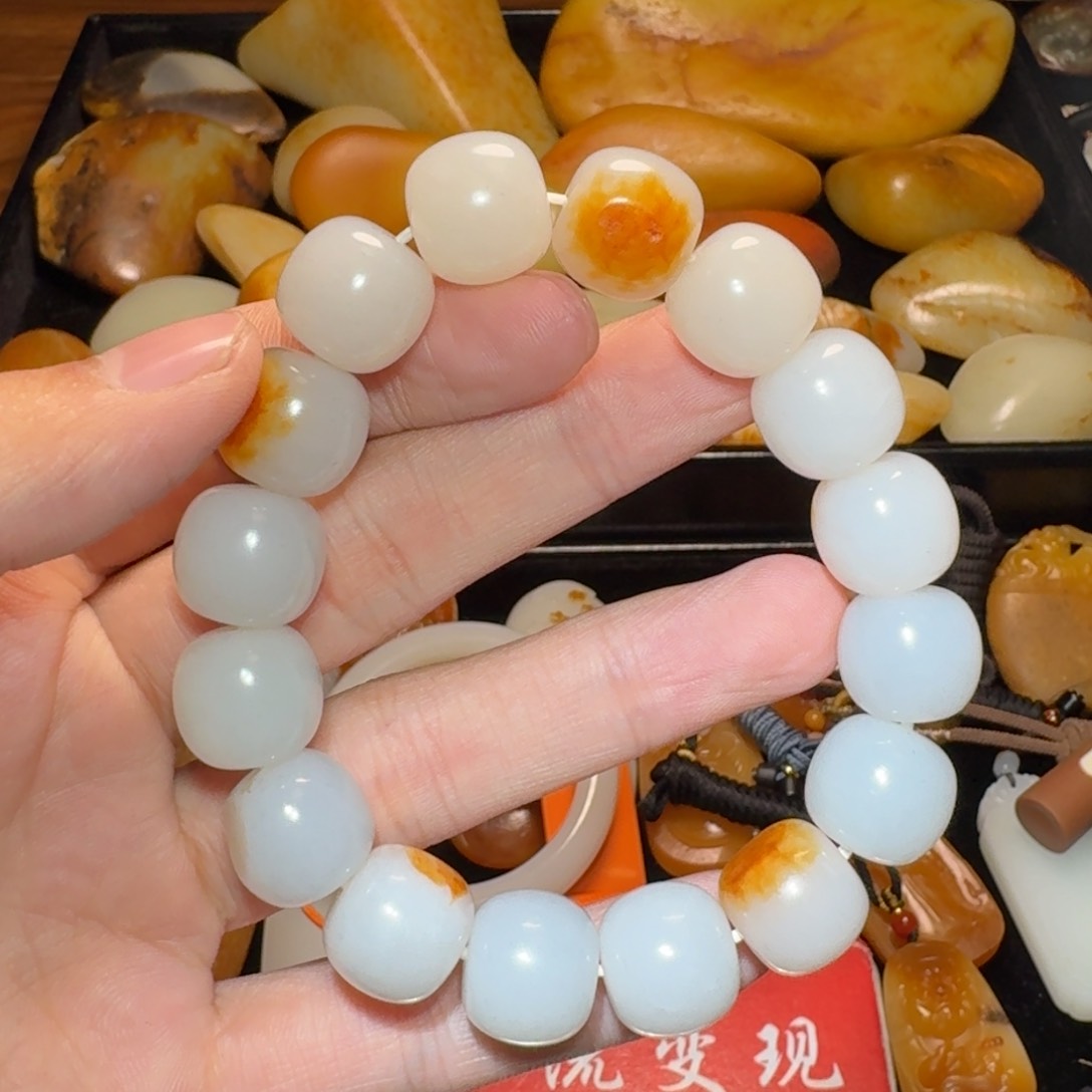 和田玉颈饰未镶嵌