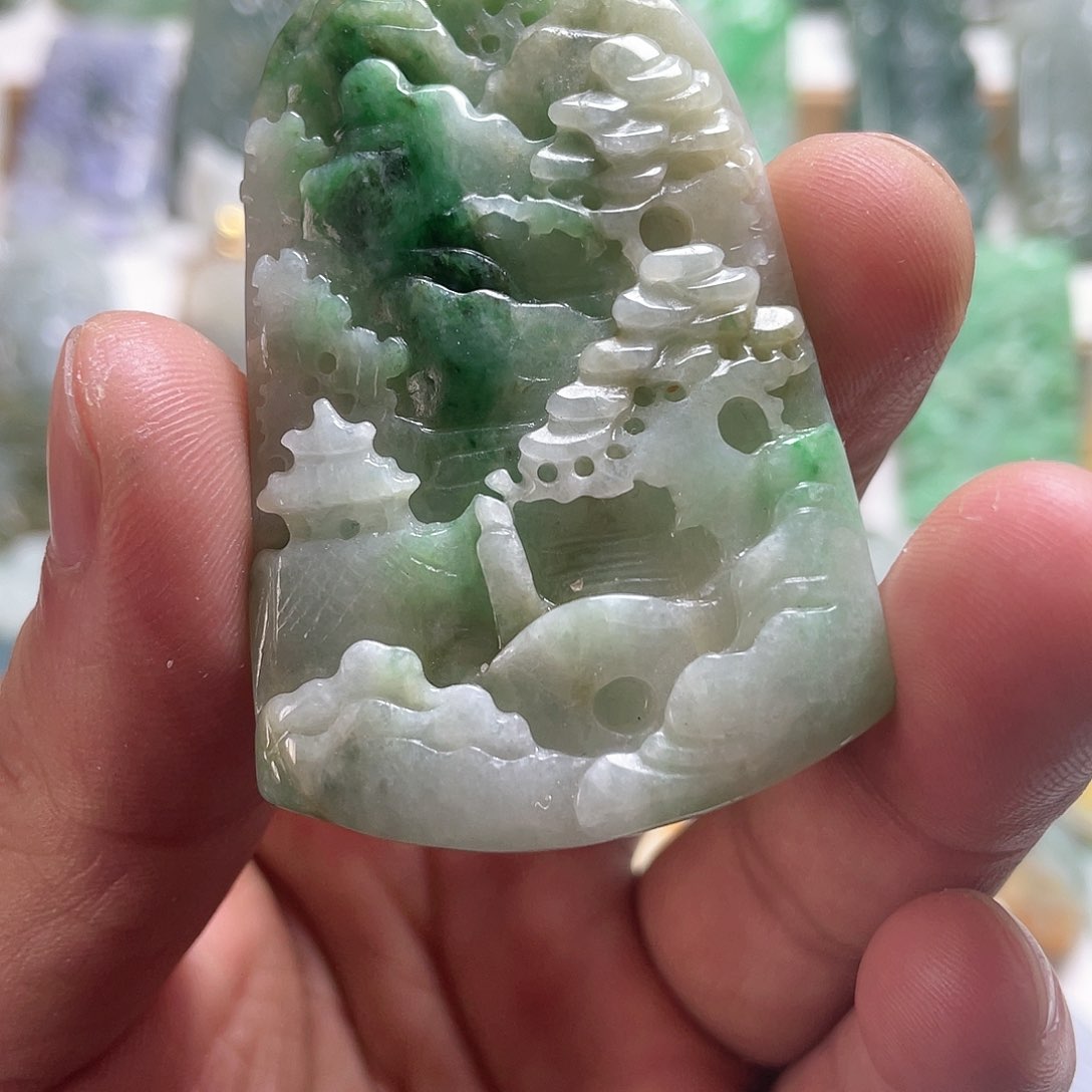 【闪购商品】翡翠未镶嵌颈饰山水