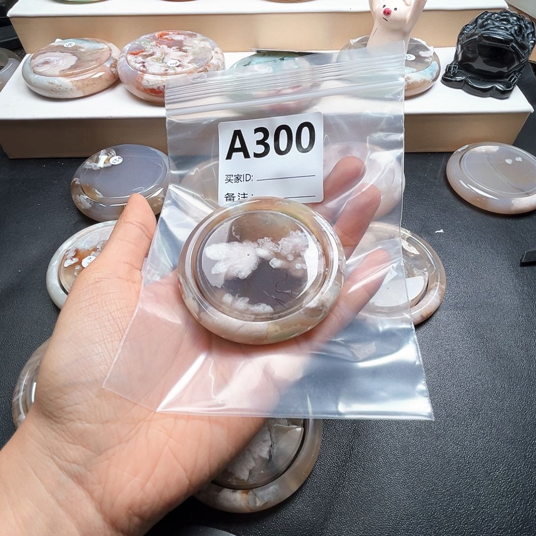 玛瑙/玉髓手镯合金依**是