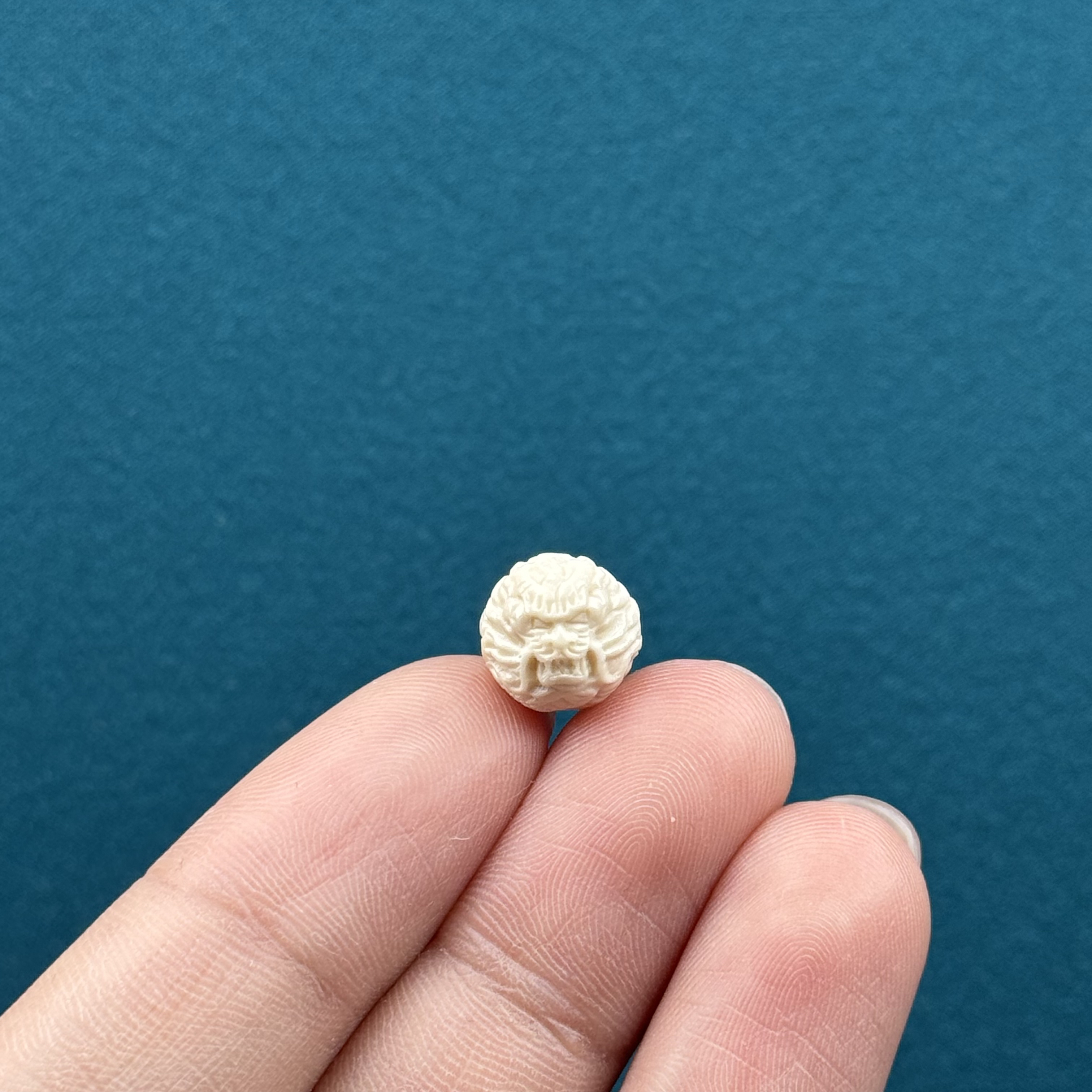 D63-87天然猛犸牙雕刻龙珠左右通孔10.4mm支持复检假一罚十