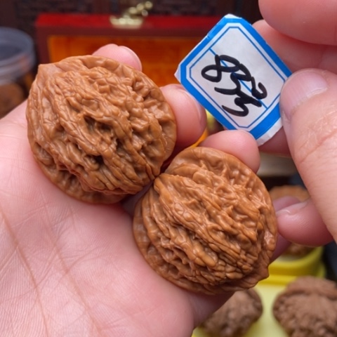 文玩核桃吊坠麦虎36