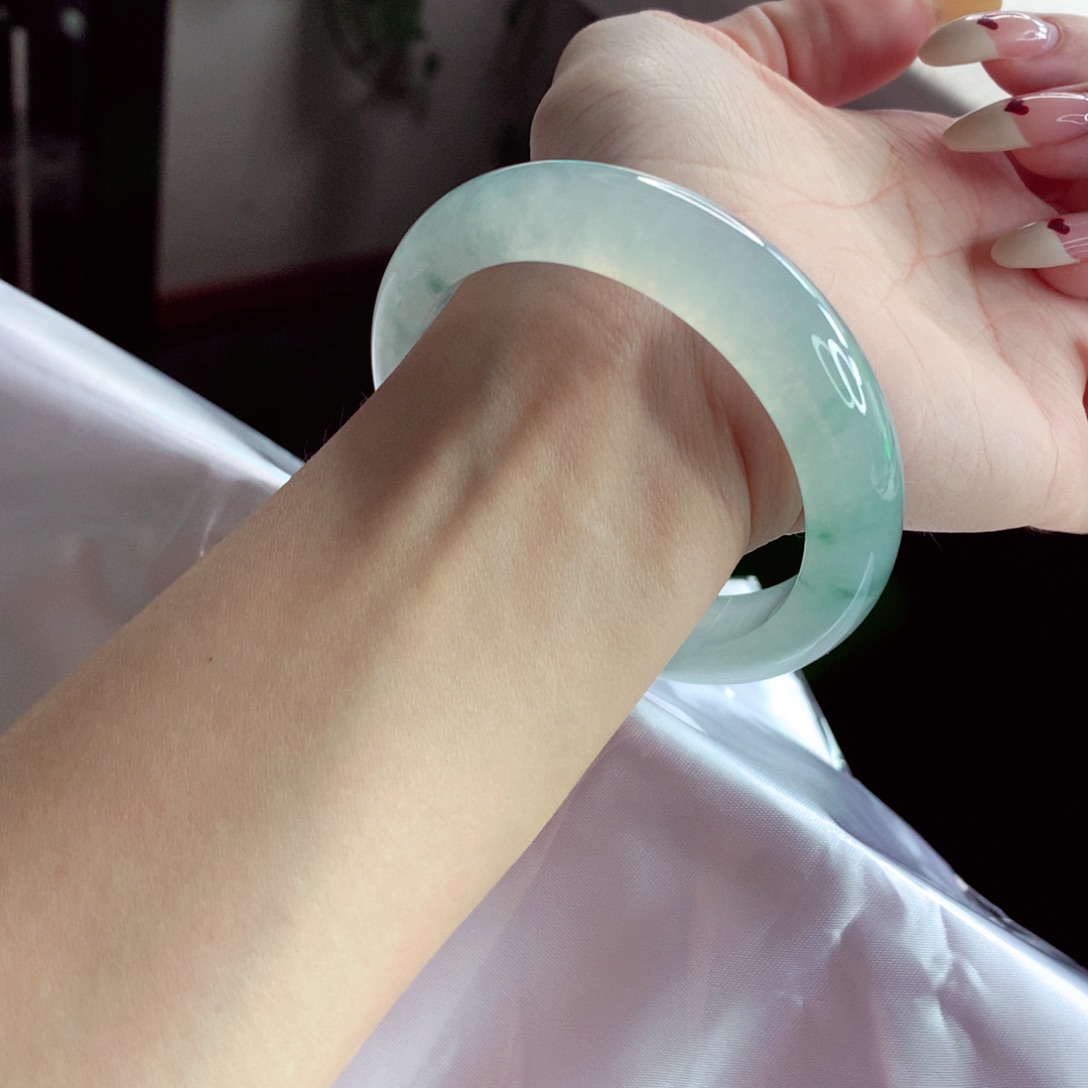 翡翠手镯未镶嵌55.5 起光中万战斗机 灵