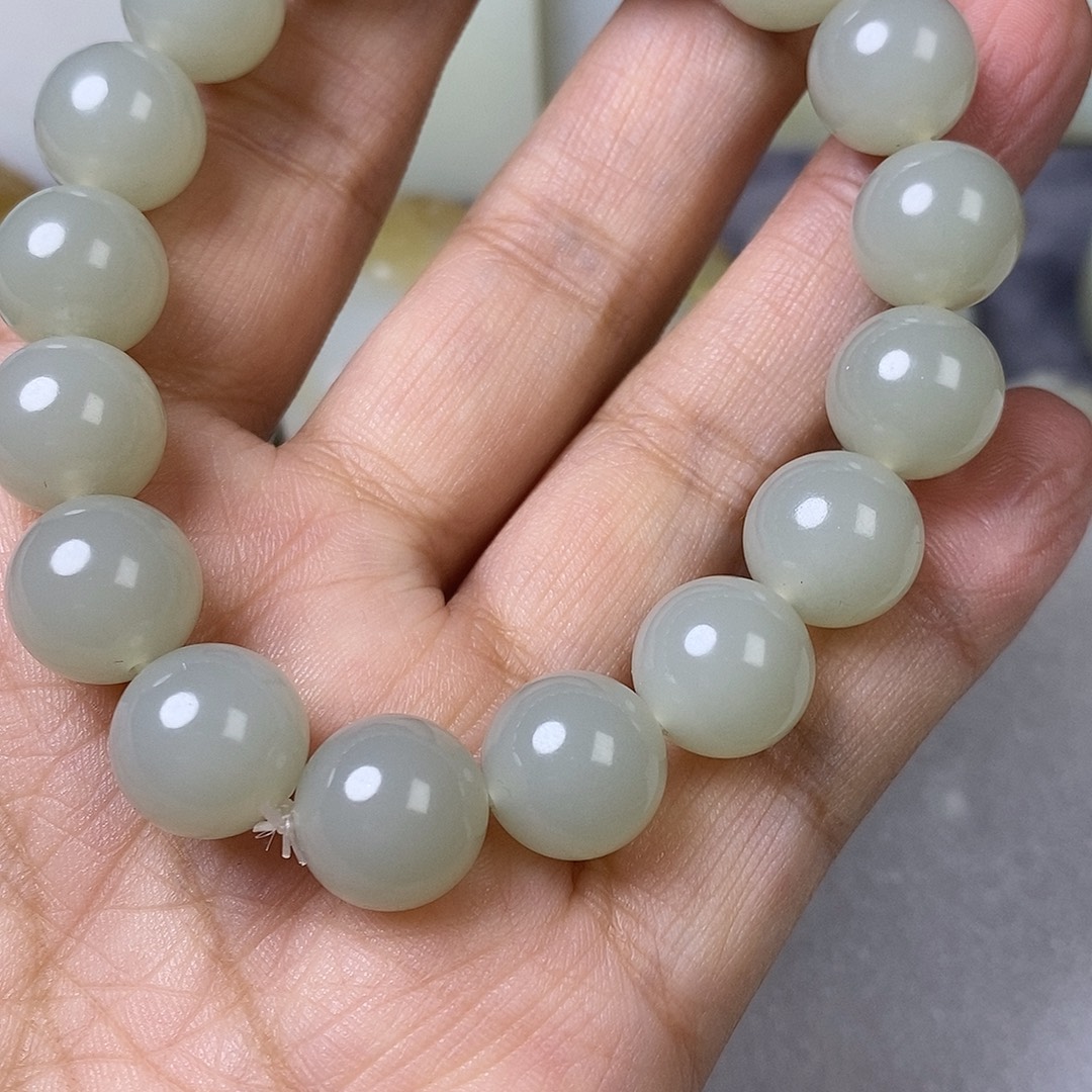 平***活和田玉未镶嵌套链