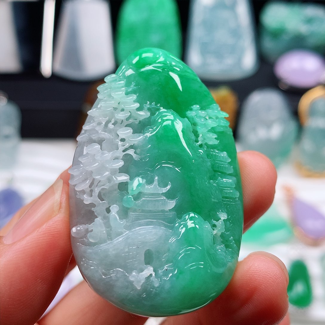 翡翠颈饰未镶嵌冰绿