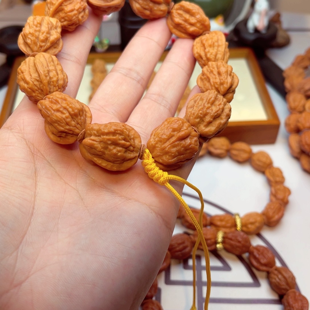 文玩核桃手串蛤蟆头