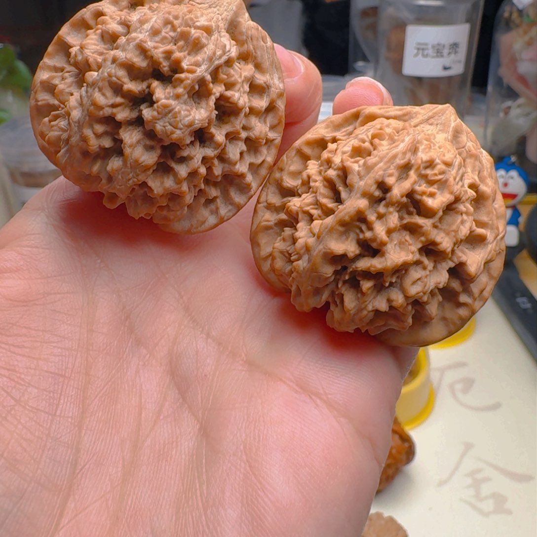 核桃把件41尺寸满天星