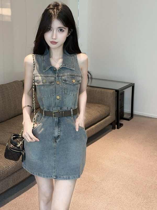 浅色复古翻领无袖牛仔连体裙女2025年夏季新款收腰显瘦连衣短裙子