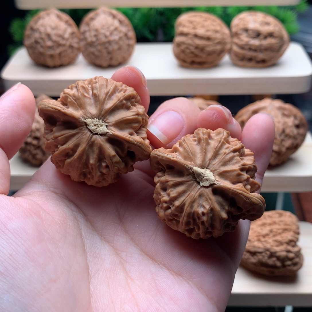 文玩核桃吊坠宫灯