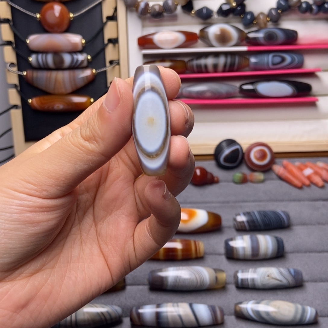 三***见玛瑙/玉髓合金颈饰