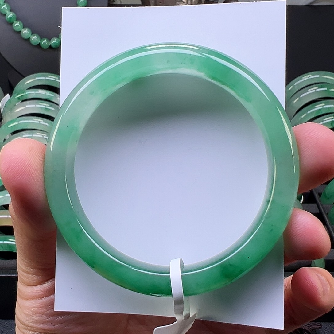 石英质玉手镯未镶嵌手镯55+