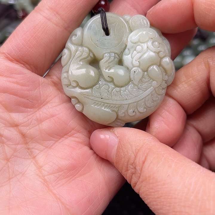 和田玉颈饰未镶嵌