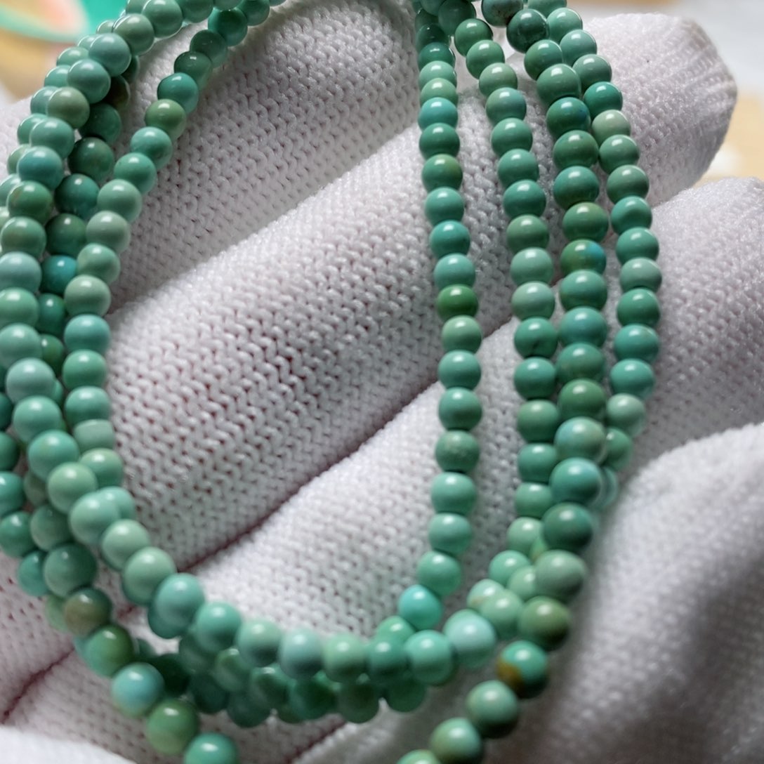 绿松石颈饰未镶嵌