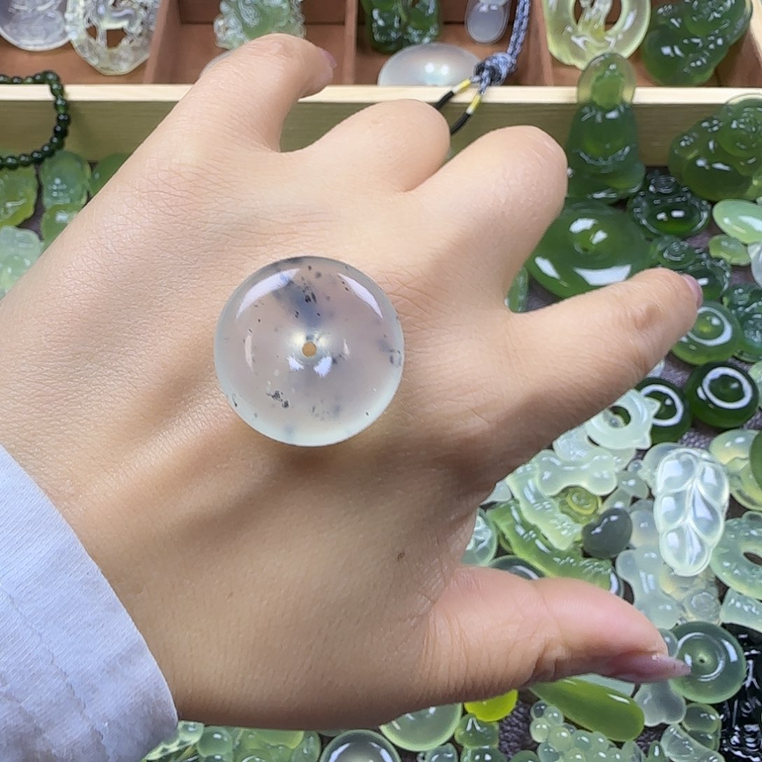 蛇纹石玉未镶嵌岫玉吊坠