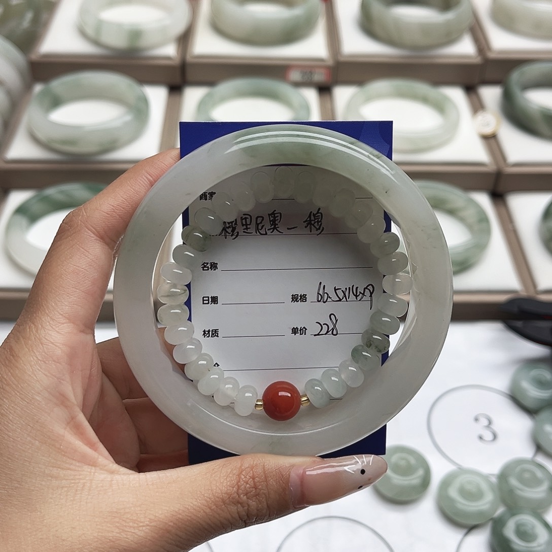 石英质玉（金丝玉）未镶嵌手镯