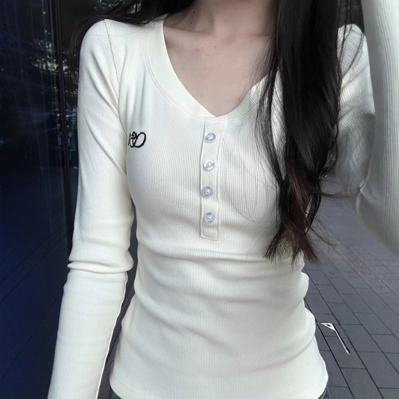 【现货+运补】设计感V领长袖女秋冬季新款内搭短款打底衫修身上衣