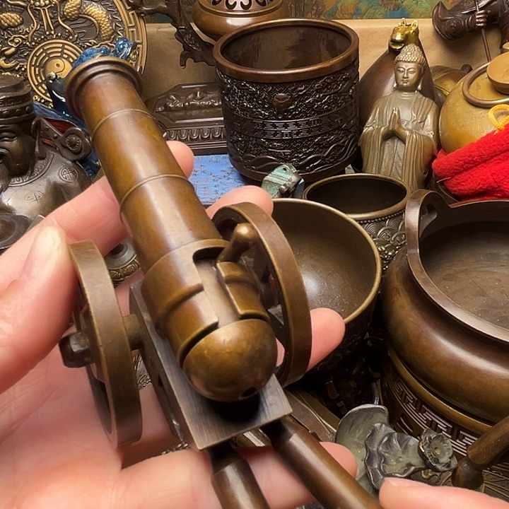 精美铜器批发档口