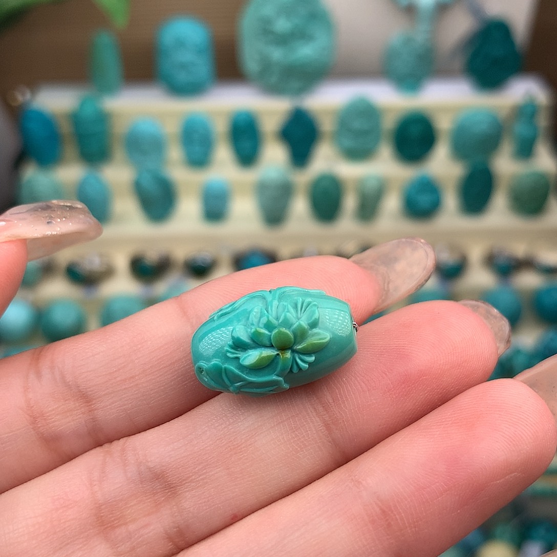 绿松石未镶嵌珠宝奇石