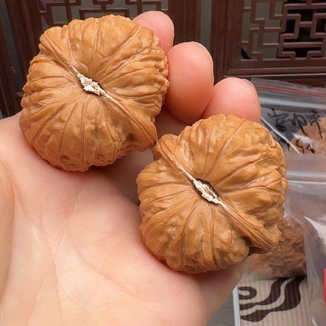 琦***敌文玩核桃把件南瓜