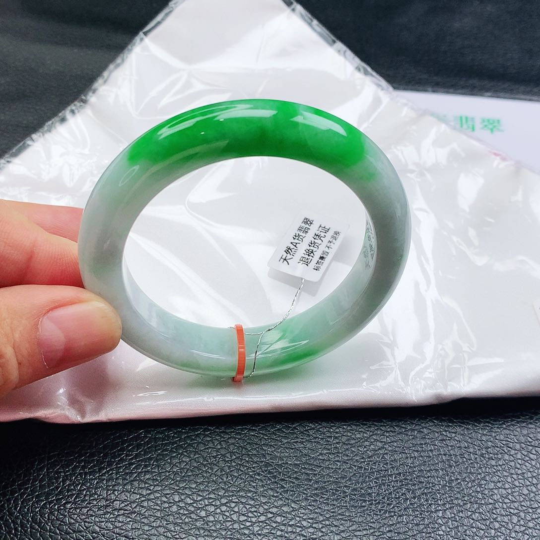 翡翠手镯未镶嵌天然翡翠手镯
